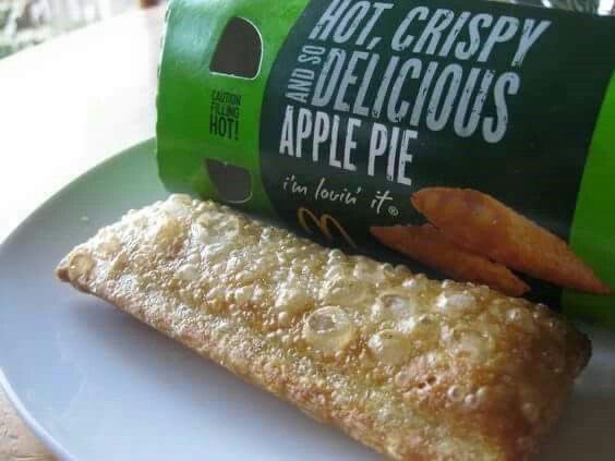 jasapplee's tweet photo. mcflurry or mc apple pie https://t.co/A43xCna5TW
