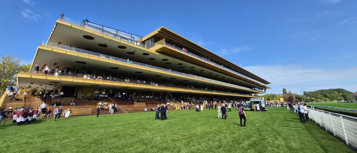 SBaxter77's tweet photo. What a day with @DBaxter76 at @paris_longchamp for the biggest #HorseRace in Europe, the #ArcDeTriomphe! By far the best #Racecourse I've ever been to, food amazing, prices unbelievable reasonable, 10 brilliant races, & after race 6 we finally landed a few winners & places! https://t.co/djX8FWCNlY