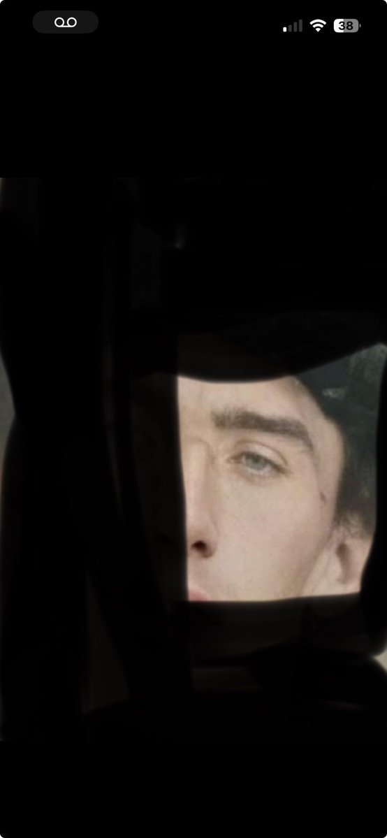 BreakTheMatrix6's tweet photo. Can Anyone Guess Who This Is??? https://t.co/FaBJqZqY1i