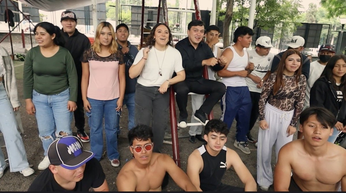 NoticiasID365's tweet photo. @LopezCasarinJ @AlcaldiaAO “Mi Barrio Bufa” pondrá a los habitantes como protagonistas y busca preservar la memoria cotidiana de una alcaldía marcada por su diversidad. El proyecto será presentado próximamente; aún faltan por conocerse los primeros barrios y la fecha de publicación https://t.co/YE57DPHQtZ