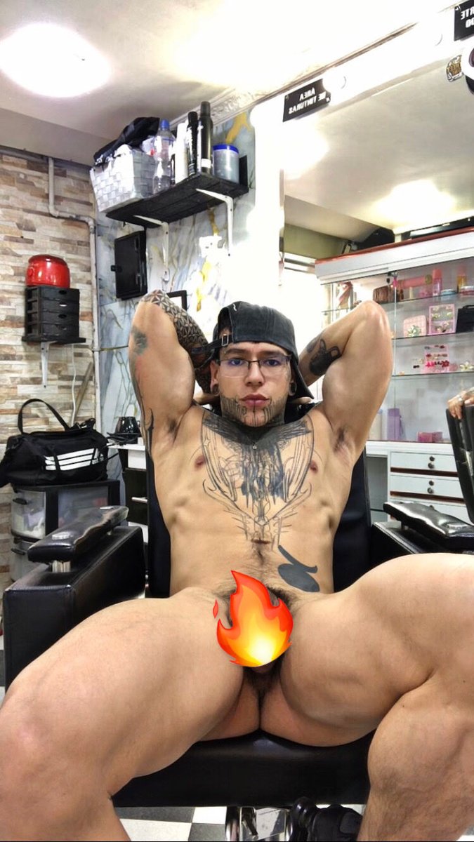 Iansexsymbol's tweet photo. Un cortecito o que ? 😏 https://t.co/2BzRjJm3D0