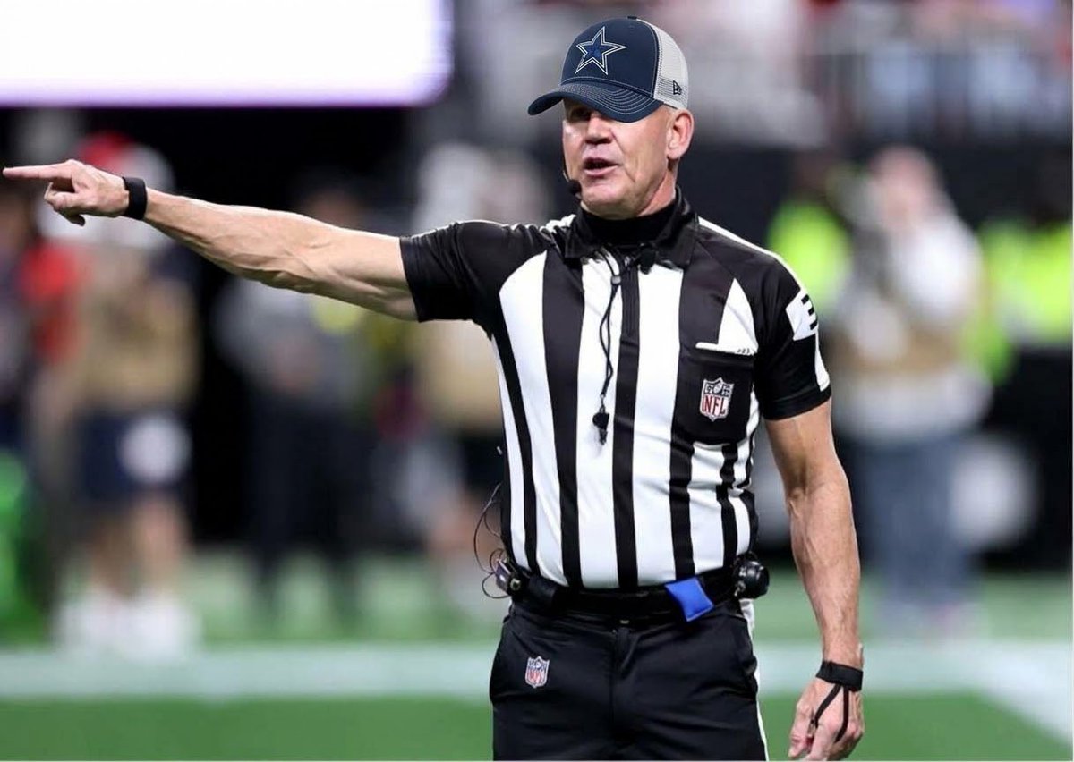 decibelsports's tweet photo. The refs in today’s Texans Cowboys game #nfl https://t.co/YXetmq6Om3