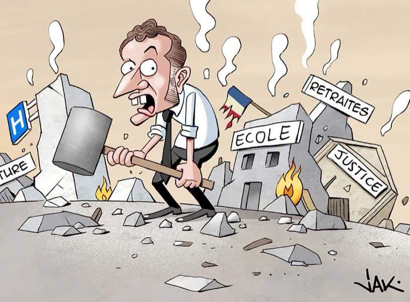 karine_redinger's tweet photo. Les parents d'Emmanuel Macron devront-ils rembourser les dommages causés au pays par les deux quinquenats de leur fils ? 🤣 https://t.co/6U4myFjrgo