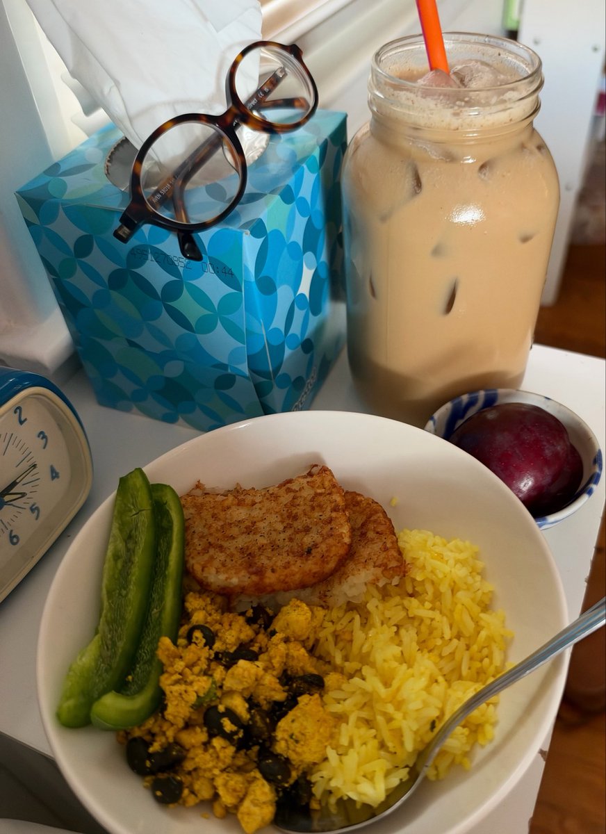 likeinharmony's tweet photo. 4pm brekkie https://t.co/HfHbx6ZSoQ