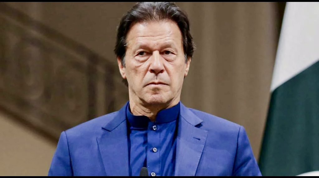PTIGBOfficial's tweet photo. سالگرہ مبارک کپتان, آپ جیئیں ہزاروں سال! https://t.co/gBIc8MjzA0