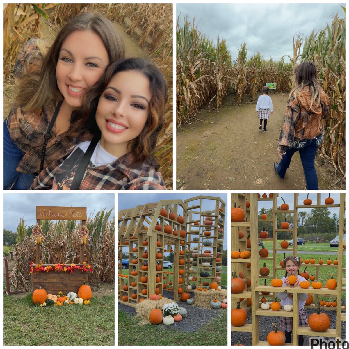 EricaLynn1549's tweet photo. When friends are like family. 🎃🌽🧡
•
•
•
#unangsttreefarm #pumpkinpatch #cornmaze #hayride #falltingz https://t.co/1afZUhgED3