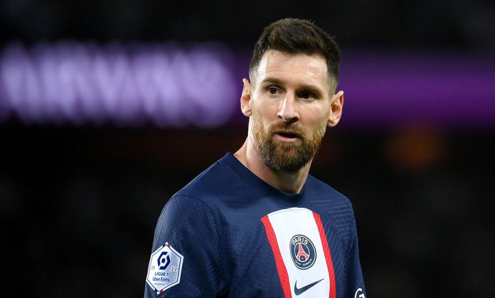 lio10Goat's tweet photo. ميسي مع باريس 🇫🇷 في موسمه الثاني ساهم في الدوري والابطال بـ 40 مساهمة 

رونالدو مع يوفنتوس 🇮🇹 في الابطال والدوري 
الموسم الاول/ 38 مساهمة
الموسم الثاني / 40 مساهمة
الموسم الثالث / 38 مساهمة

يشوفون ميسي فاشل ورونالدو قدم اعظم اداء 😂😂 https://t.co/5i8XynEuQq