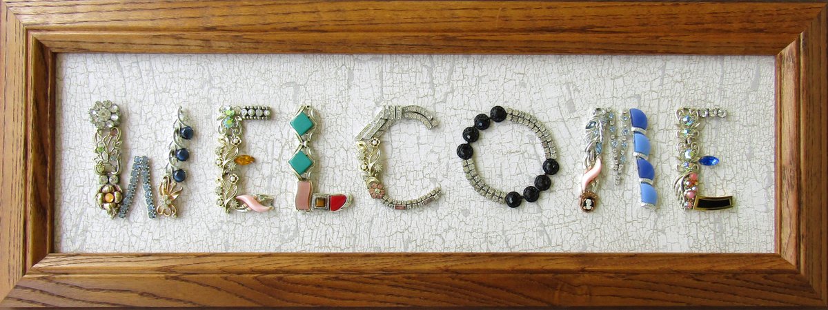 Carolyn40679267's tweet photo. Framed Jewelry Art Sign 'Welcome' #Handcrafted #UniqueGift #JewelryArtWord #WelcomeSign #FramedJewelryArt #VintageJewelry #Decor #OOAK #MomSisGift #Repurpose https://t.co/YdAT2xBSOY via @jimmiesart https://t.co/04t9LqbAw2
