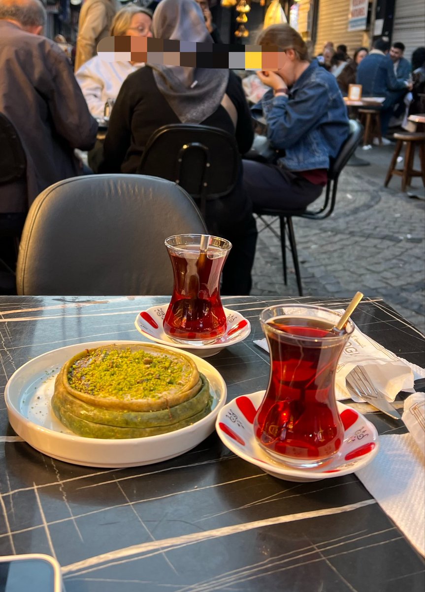 dalginvedargin's tweet photo. Bu tatlıyı yemeyi nasip eden Allah’ıma şükürler olsun https://t.co/5pjihCacqK