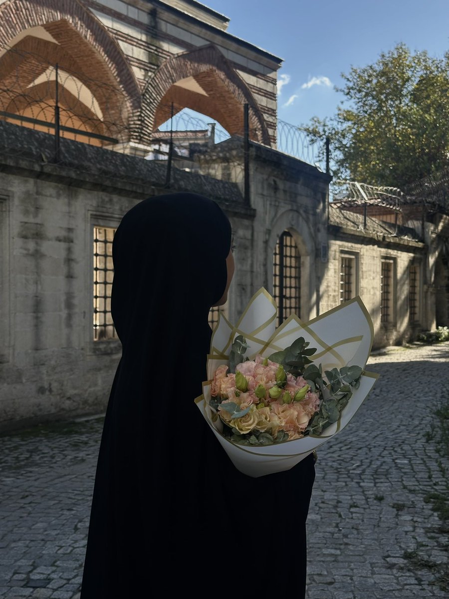 withsem___'s tweet photo. Günümü güzelleştiren dostlar 🤎✨ https://t.co/PmjKZlD0aP