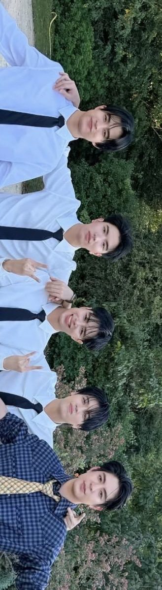 bamlabooo's tweet photo. (5) lil bro in parissss <33333* https://t.co/at1plcalC2