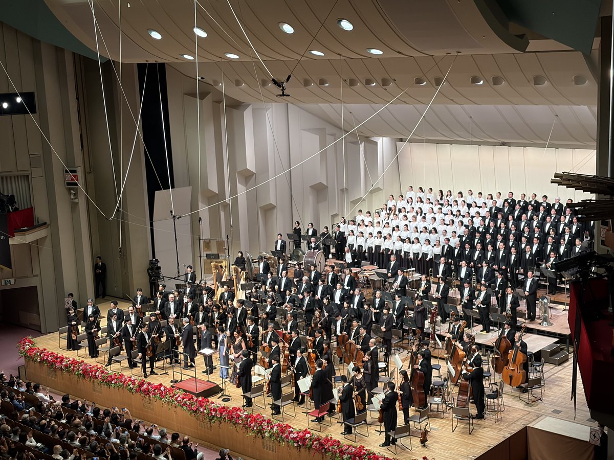 TKI68573222's tweet photo. ルイージ/N響 マーラー2番 2日目@ NHKホール。100周年を寿ぐ熱演に、満席の客席は大いに湧きました👏 
　N響はもちろんのこと、ルイージの采配にも充実したところが多く、(細かいアプローチの是非はともかく)彼のやりたいことがよく伝わってきたのが良かったです。4・5楽章を中心に、強く共感→ https://t.co/AvF4KLuqIw