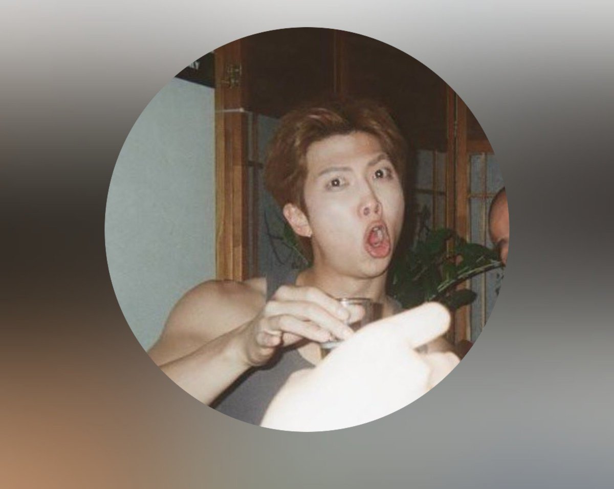 KNJsSource's tweet photo. #RM changed his profile picture and bio on Instagram, @/rkive. He added the opening and closing dates of his SFMOMA exhibition! ❤️‍🩹

🔗 https://t.co/p1bdmJ8i3a https://t.co/cVQr4RaRvW