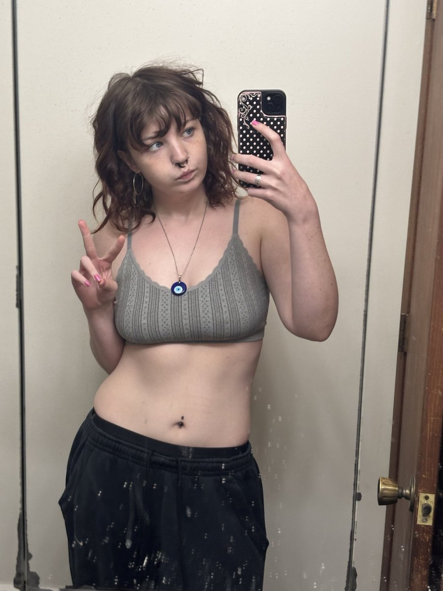 drrowzziebunny's tweet photo. what i look like 90% of the time btw https://t.co/vLpBRzaxlH