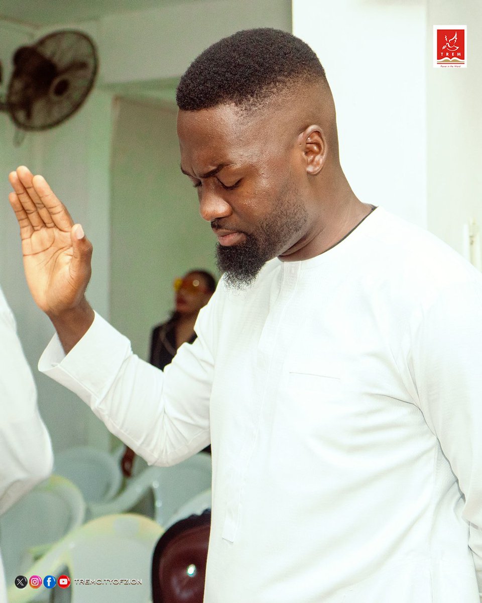 Da_Coaste's tweet photo. Hope you made the gathering of the saints today✌🏼 have a productive new week👌🏼
.
.
#gospel
#christian
#triumphingalways
#fyp
#trem https://t.co/ZeKasCh0CP