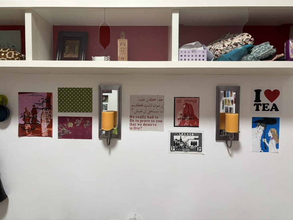 surunecolline's tweet photo. J’ai collé des affiches dans ma chambre au maroc hihi https://t.co/gxCL66BLj0