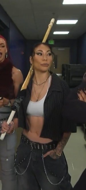 aprilsvega's tweet photo. CALL HER BON BC HER FIT IS FIRE https://t.co/5EzeaGi7Mf