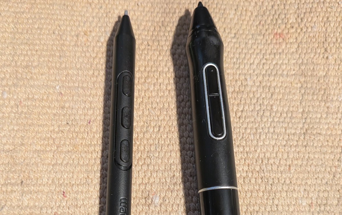 beefstrips's tweet photo. i love my new tablet but the pen it came with gives me the worst handcramps lol

look how skinny this girl is compared to my old one https://t.co/Xx5hJCOjSi