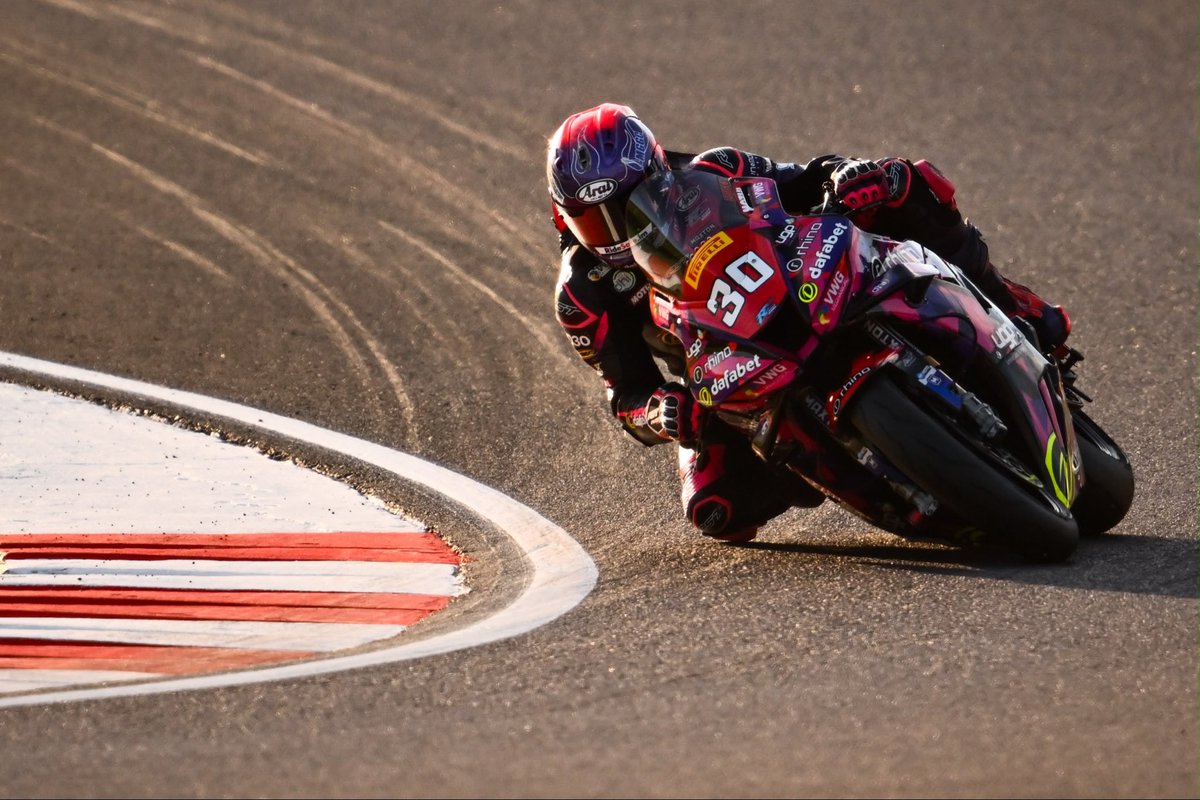 RCExpressRacing's tweet photo. Postcards from Donington BSB. Great weekend. Got faster again in race 2. Positive steps. Time to get the big @Dafabet Racing Honda ready for Macau 🇲🇴 

📸 @OllyHassellPics https://t.co/6k1MSdMpCf