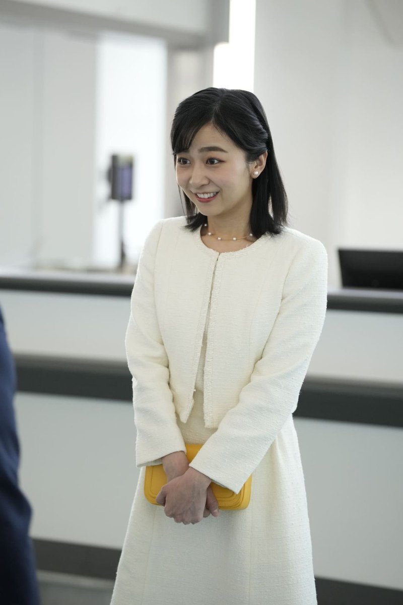 Princesskasx's tweet photo. A graceful and elegant moment captured beautifully. ✨🤍 The soft white outfit, delicate accessories, and warm smile create a look that feels both sophisticated and approachable. A truly lovely picture filled with calm confidence and natural charm. 🌸😊 https://t.co/7RZgaRTo51