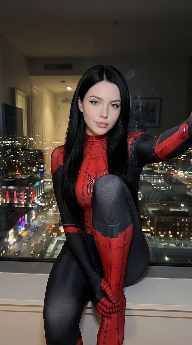 emiliespider's tweet photo. I made sure the suit was as tight as possible. You’re welcome. https://t.co/ZZEZjCmg5S