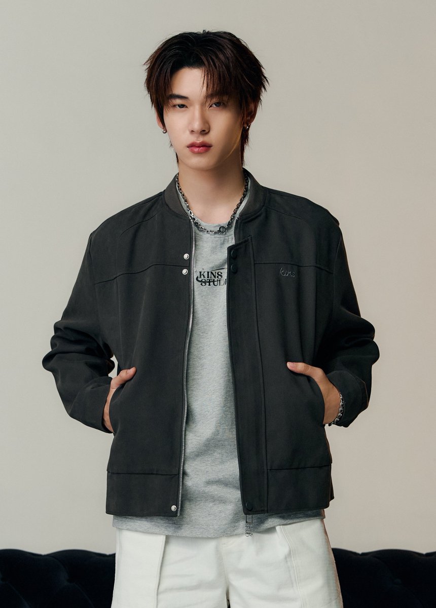 kins19studio's tweet photo. KINS 19 STUDIO | Éclat Duo Jacket [EC03]

One silhouette, two expressions, When small details can transform the entire character of a look. A jacket with a detachable collar, allowing you to define your own expression of style

Only at Shopee : https://t.co/LS3HYzmPyn

 #KINS19STUDIO #ShopeeKins19studioxTeeteePor 
#OnlyatShopee #ShopeeTrendy #TEETEEPOR