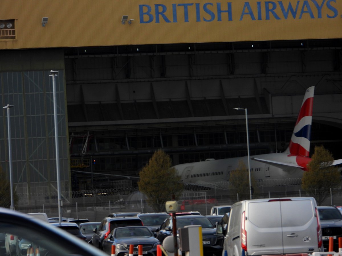 DAviation17's tweet photo. Heres a shot of @British_Airways Boeing 787/9 (G-ZBKD) Dreamliner seen it London Heathrow about to get Maintenance for its next flight on 10/03/26. @HeathrowAirport #Britishairways #GZBKD #Aviation #Avgeeks #avgeek #planespotting #Boeing #Boeing787 #B787 #B789 #heathrowairport https://t.co/cWB9ffecEr