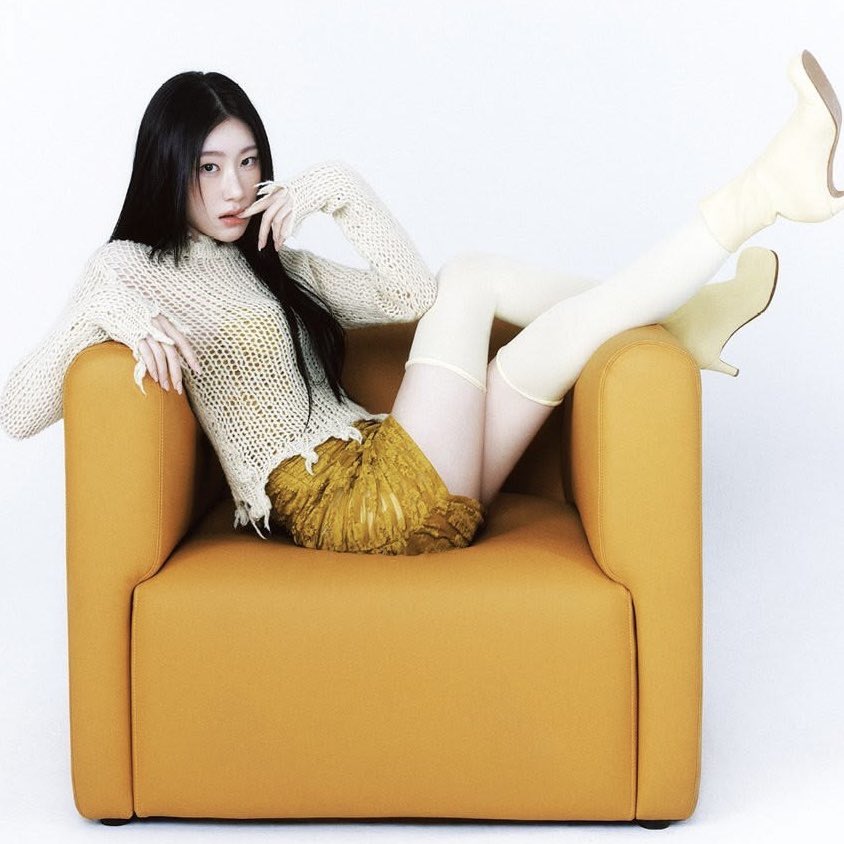 itzypopbase's tweet photo. Korean fragrance &amp; detergent brand sosoeazy teases an upcoming collaboration with ITZY’s Chaeryeong.

Scheduled for release on November 9th. https://t.co/oD3Q0u4S1U