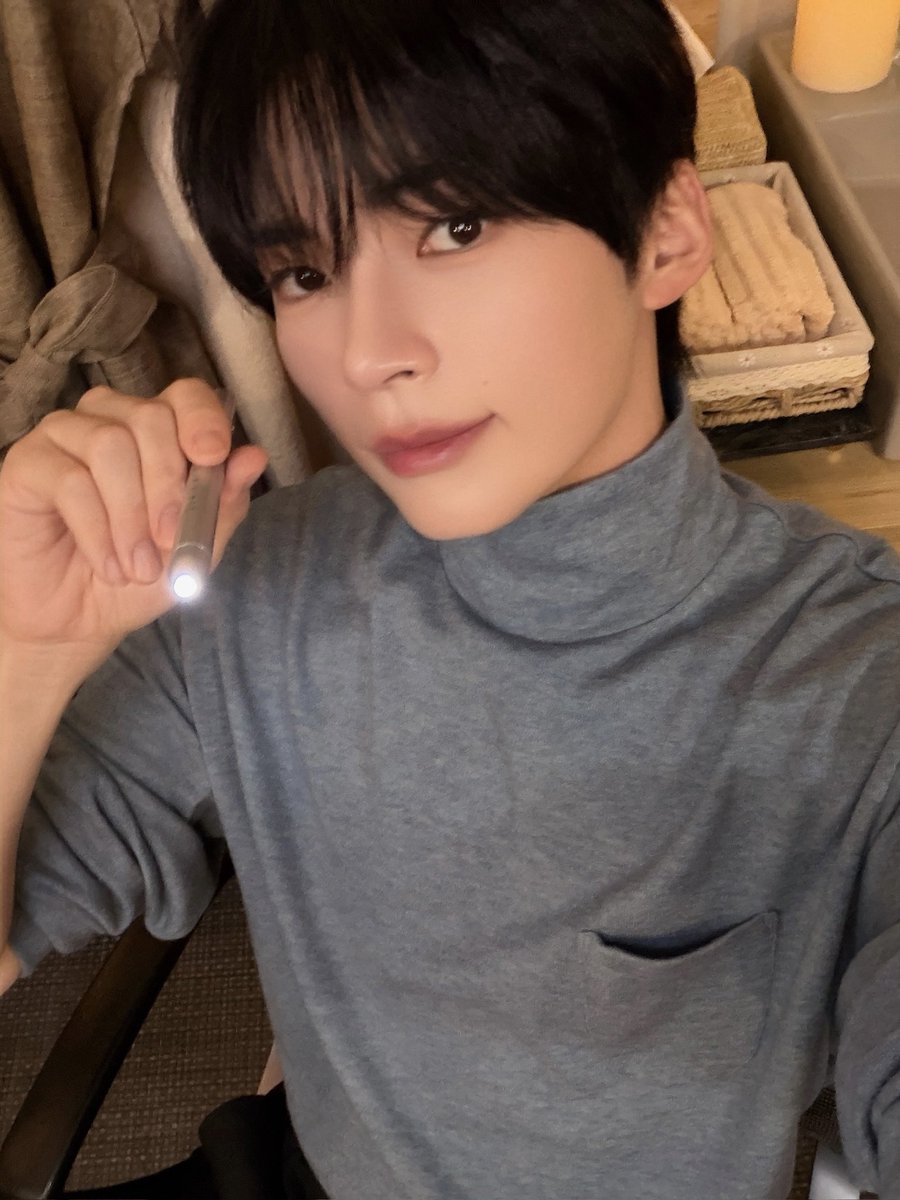sunghanbin_twt's tweet photo. [📸]
2026.10.19
Mnet Plus ‘Tingle Room’

#성한빈 #SUNGHANBIN
#DEAD_ALIVE #UNDEAD https://t.co/qoNcKjCqpV