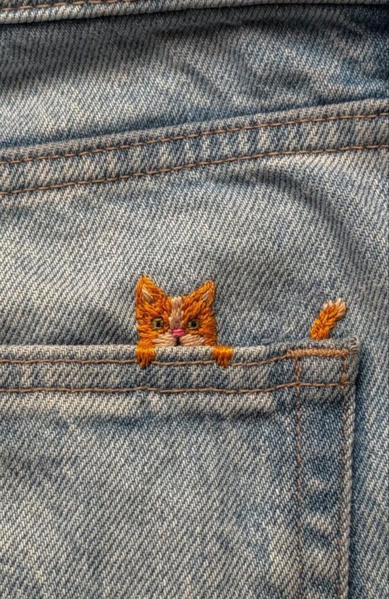 mira_beant's tweet photo. These pants have a little cat living in them https://t.co/CarzxJBdVi
