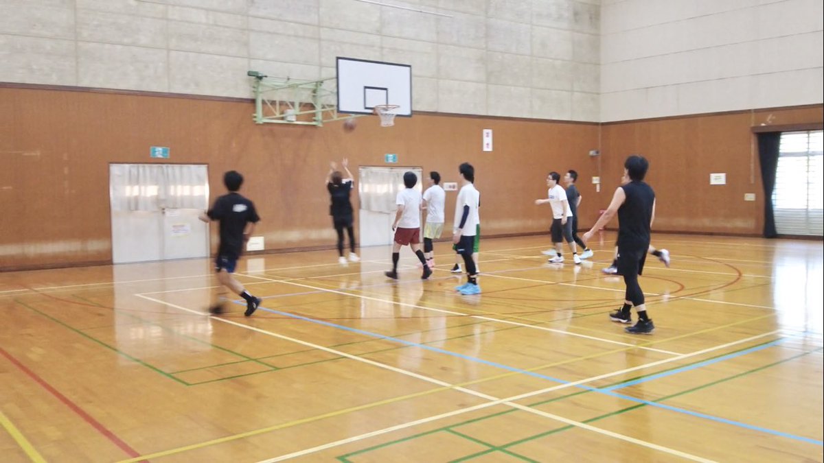FCactive1's tweet photo. 【10/18エンジョイ紅白戦🏀】

初心者〜経験者まで参加してもらって紅白戦⛹️‍♀️⛹️

最後のフリースローもおもしろい展開で、最後まで楽しめました😆

お疲れ様でした❗️ https://t.co/7PsZ2Rs2w2