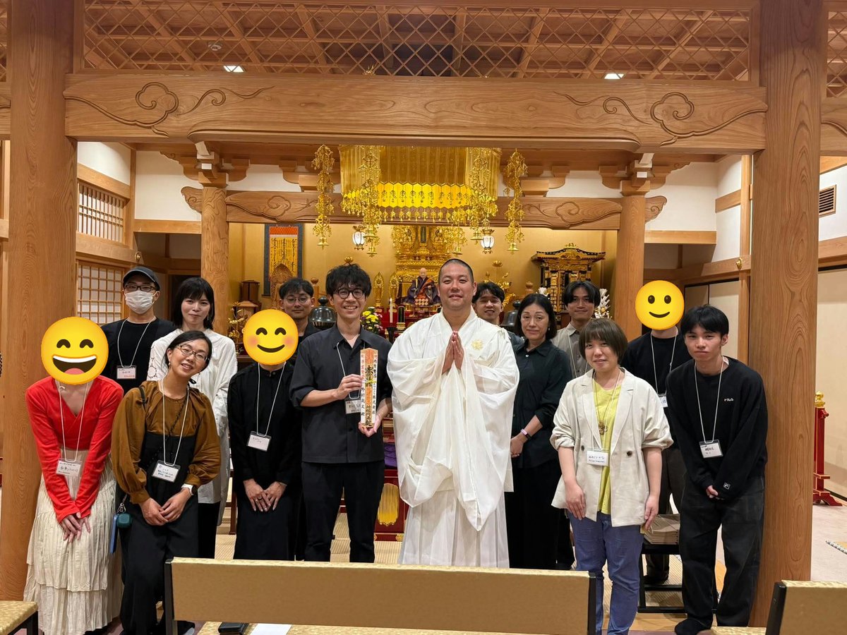 chronicle_talk's tweet photo. 【お知らせ】
先週、Chronicleの制作スタッフ研修会を東京・麻布台の妙光山 真浄寺で開催しました。大島啓慈住職さま @keiji_shinjoji のワークショップから、野村講義、各職種LT、実践ワークまで、一日かけて「Chronicleらしい番組づくり」をスタッフみんなで考えました。

素晴らしい場をご用意くださり、温かく迎えてくださった住職さまに、心より感謝申し上げます。この日の学びを日々の番組づくりに活かし、より良いPodcastを届けられるよう、チーム一同これからも精進してまいります。

当日の様子は、News Connect日曜版の冒頭で野村からもお話ししています🎧
https://t.co/wXWUj6pbWk
