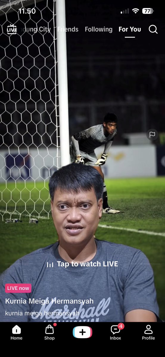 piala_talk's tweet photo. Tadi iseng iseng buka Tiktok
Ga sengaja lewat livenya bang Kurnia Meiga

Emang semenjak beliau terkena sakit udah ga bisa kerja berat lagi sepertinya yaa.. https://t.co/SVACBImdUN