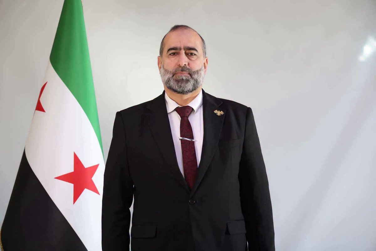 omar_alharir's tweet photo. عضو مجلس الشعب عن محافظة درعا عبد المولى الحريري، يحدد يوم الجمعة من كل أسبوع اجتماعاً في منزله لوضع أهالي المحافظة بصورة عمل المجلس وما يسعى إلى تحقيقه، داعياً كل شخص يرغب في اللقاء والسماع وإيصال المطالب إلى مجلس الشعب بالحضور. https://t.co/YCm7t4KEKp