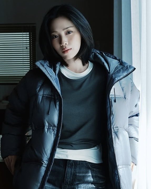 strawbellyjisuu's tweet photo. OH THIS STUNNER!! THE MAKEUP AND STYLING SUITS RYUJIN SO DAMN WELL https://t.co/FBH7qvDYK5