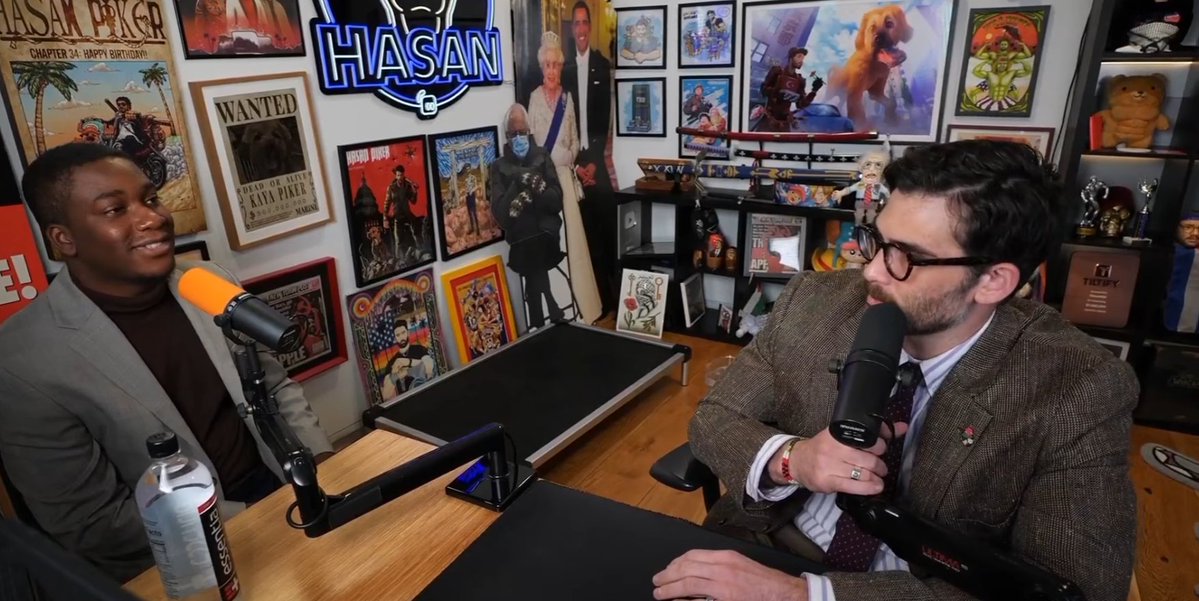dancantstream's tweet photo. this is like the 6th or 7th guy arrested from Hasan's orbit for death threats/attempted murder/terrorism, yeah?

I hear when you get to 10 the twitch CEO sends you a purple swastika sword https://t.co/WfmWLyGnHt