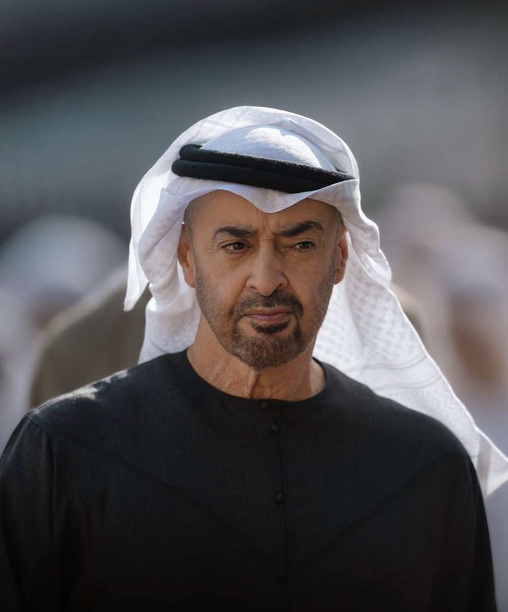 kama5beel's tweet photo. هذا الصباح جدير أن تستشعر فيه عظيم نعم الله وهي كثيرة ولله الحمد، ومن هذه النعم التي أعتدنا عليها حتى أننا نغفل عن الحمد والشكر عليها أحيانا نعمة وجود هذا الرجل بيننا وثبات موقفه، ستأتيك لحظات في المستقبل سوف تكون فيها ممتنا أنك عاصرت عهد الشيخ محمد بن زايد . https://t.co/js8wFnzSPe