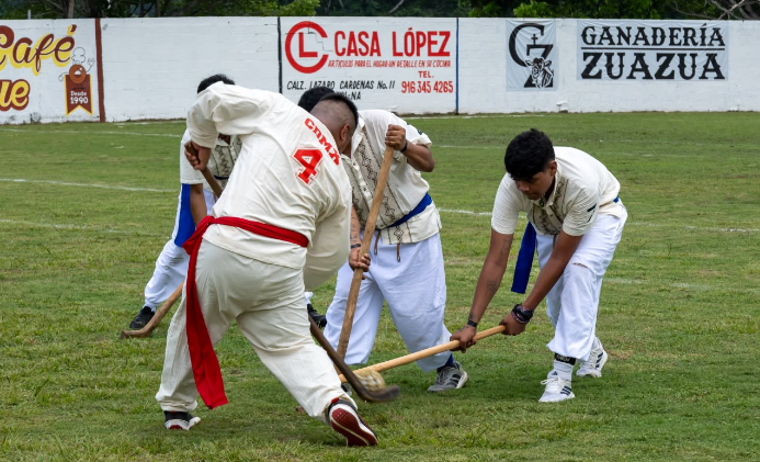 GEBDeportes's tweet photo. 🏅 #Autoctonos #Tradiciones #CONADE #DatoGEB   

Con 5 disciplinas: atletismo, basquetbol, futbol 7, pelota purépecha y voleibol, se desarrolla el Encuentro Nacional Deportivo Indígena que se realiza en Palenque, Chiapas, con la participación en este 2026 con mas 1000 atletas de 18 a 23 años en ambas ramas de 17 estados diferentes.