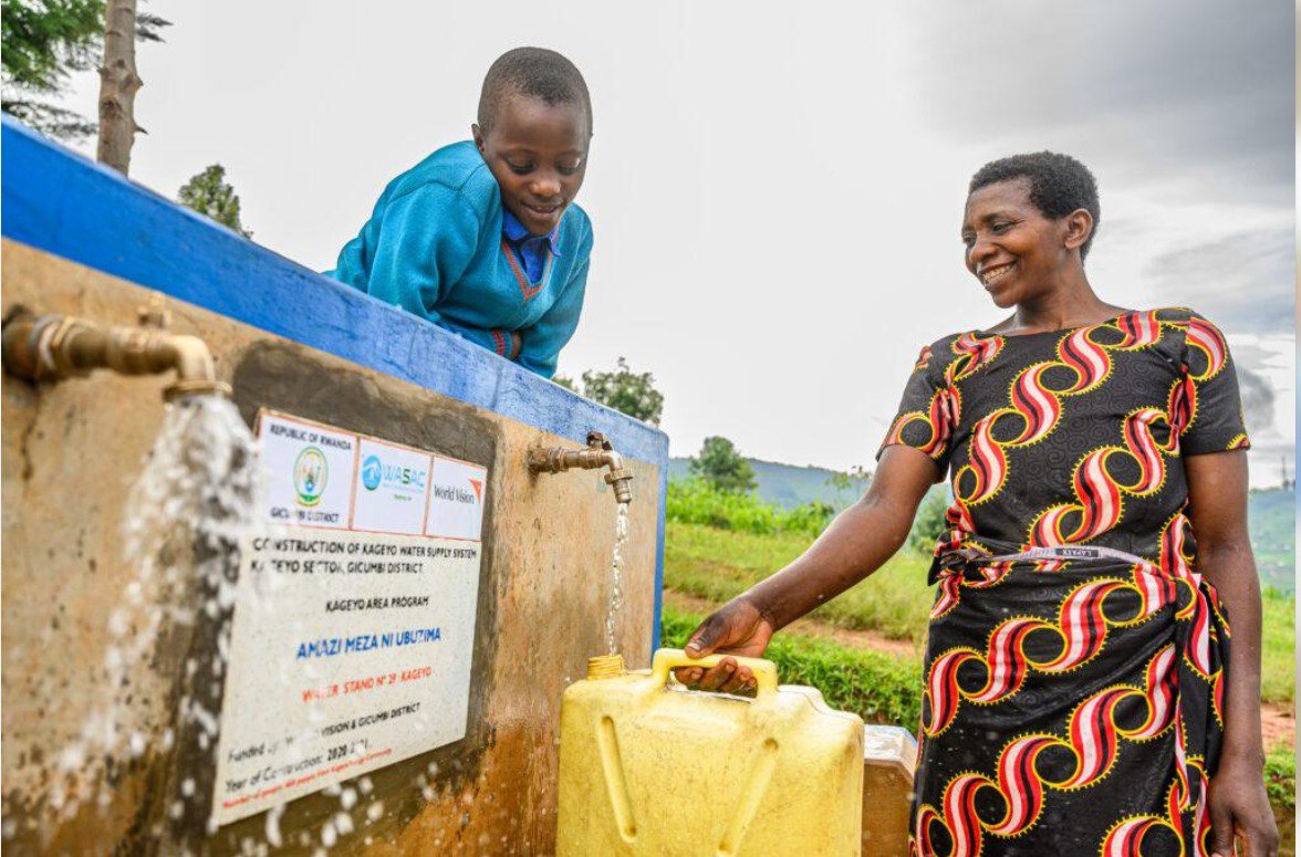 MathieuUwiho's tweet photo. ❤️ The Rwanda we aspire to build is one where everyone has access to quality healthcare, clean water, proper sanitation, and decent housing. Together, we can build a better future for all. #RwandaNziza https://t.co/bqS53mM02J