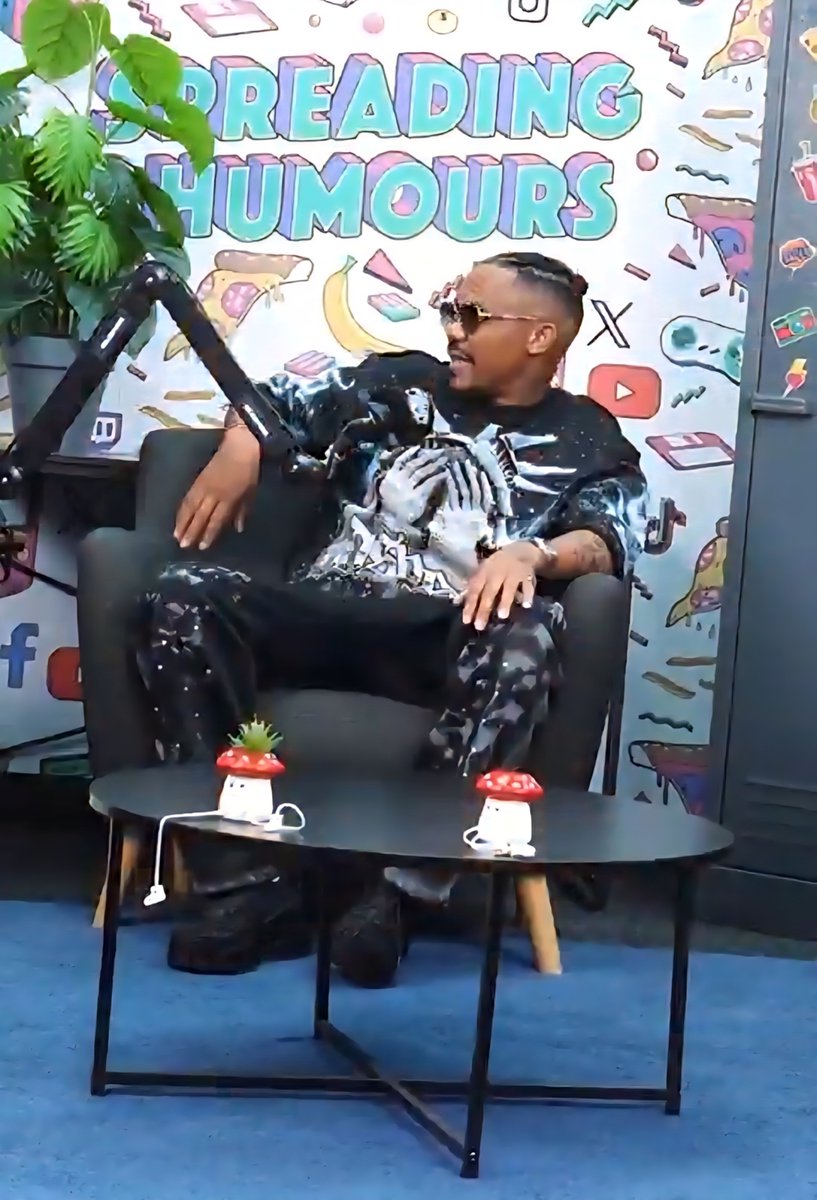 The_ScoopReport's tweet photo. Cruz Afrika crashes Spreading Humours studio! The rapper pulled up unannounced to confront hosts Zille &amp; Naquueda over past remarks, demanding an apology. Things got messy FAST when Cruz allegedly called Naquueda "trash," and insulting her mother triggering physical retaliation! https://t.co/Is14bpGeun