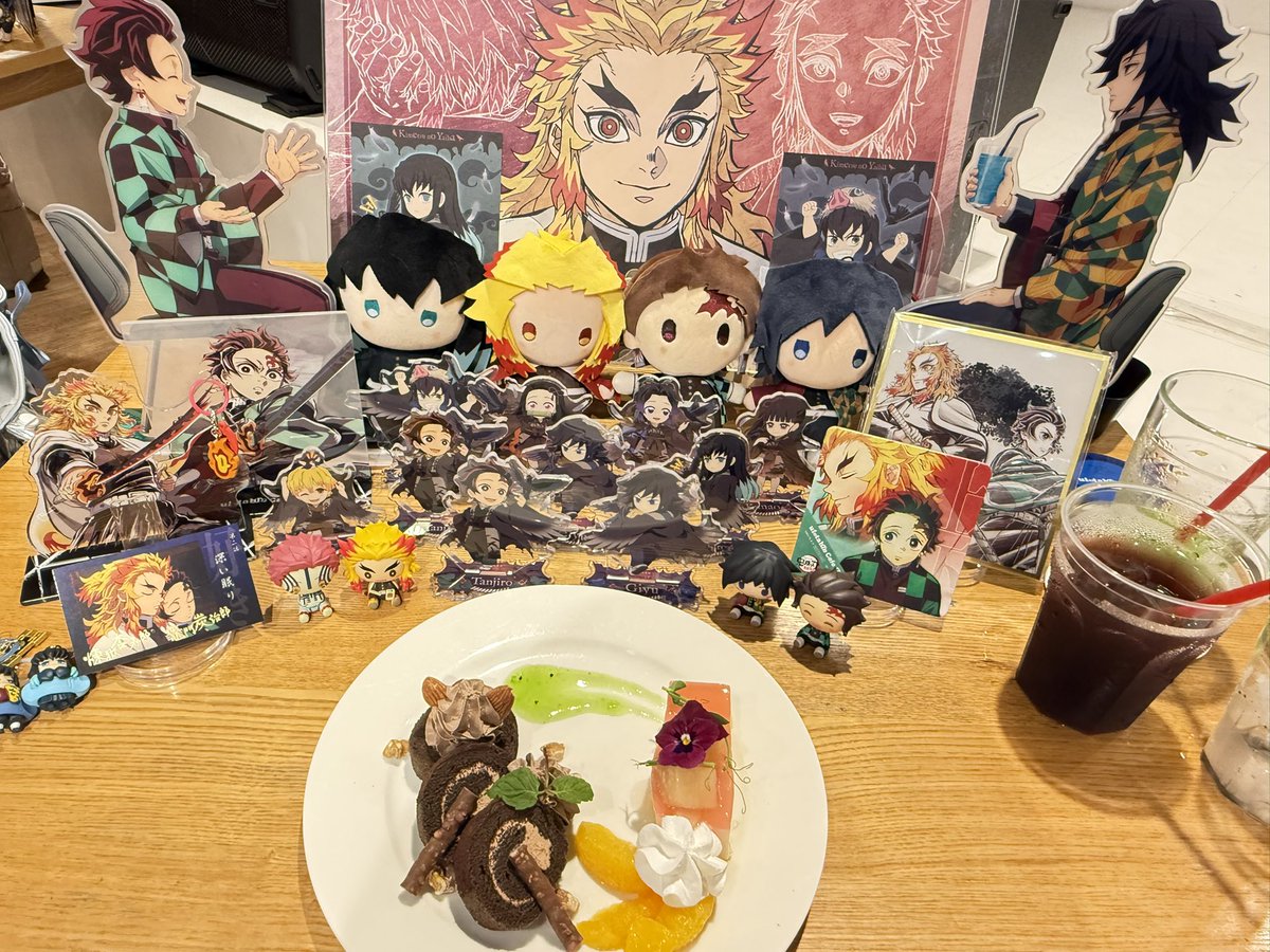 kaya7fj's tweet photo. 5年ぶり？
久しぶりの牛鍋弁当美味しかったぁ
味変わらずでうまい！

ドリンクポスカ
むいくんきてくれてよかったぁ
伊之助も前回と被りなしだからヨシ！ https://t.co/rLfn056FtF