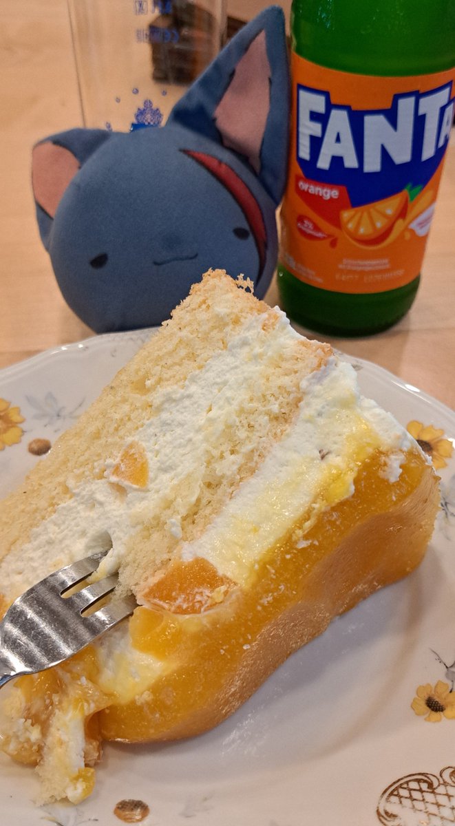 chocola_kat's tweet photo. More yummers 🐶🍰 #DoggingDay https://t.co/QwRi6yXbsD