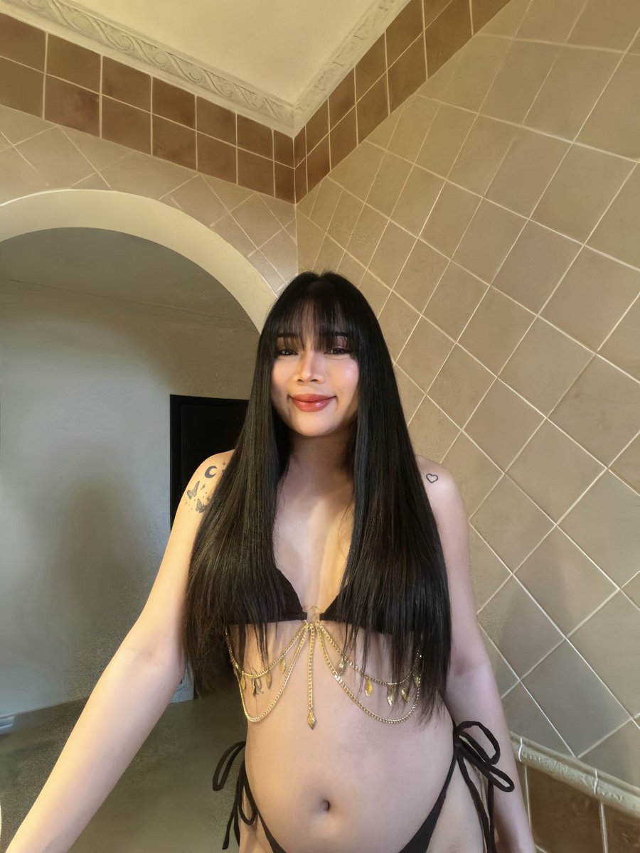 rainxizz's tweet photo. I’m Lisa ladyboy from Thailand 🇹🇭 
Im both good top sweet bottom 💕 
I am a lovely and kind person.
🙏🏻 Nice to meet you 🙏🏻
#ladyboy_khobar 
#ladyboy_dammam https://t.co/KwCZzsN0RC