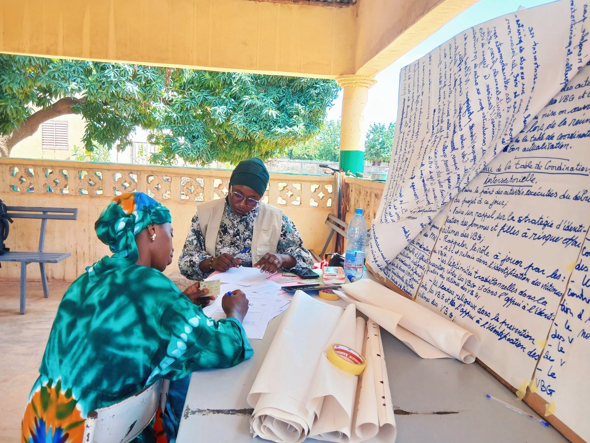 farmamundi's tweet photo. 💊En #Mali, afianzamos nuestro trabajo de #cooperación para mejorar la salud y los derechos de mujeres, niñas y adolescentes. 

💊Reforzamos 2 centros de salud de Bankassi y Badinko 
y construimos un nuevo bloque de atención materna.
Informa @cofgranada_ 
https://t.co/Ty0wWtEfNV https://t.co/7cL69U4PGm