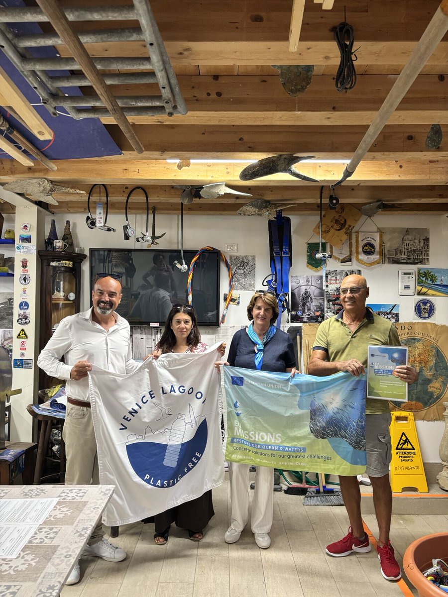 seaclearproject's tweet photo. Thanks to the efforts of our project partner Venice Lagoon Plastic Free, we're happy to welcome Gondolieri Sommozzatori Divisione Artiglio di Venezia, a volunteer gondolier scuba diving group, as a member of the Venice Community of Practice! #SeaClear2 https://t.co/0yT5InHbUj