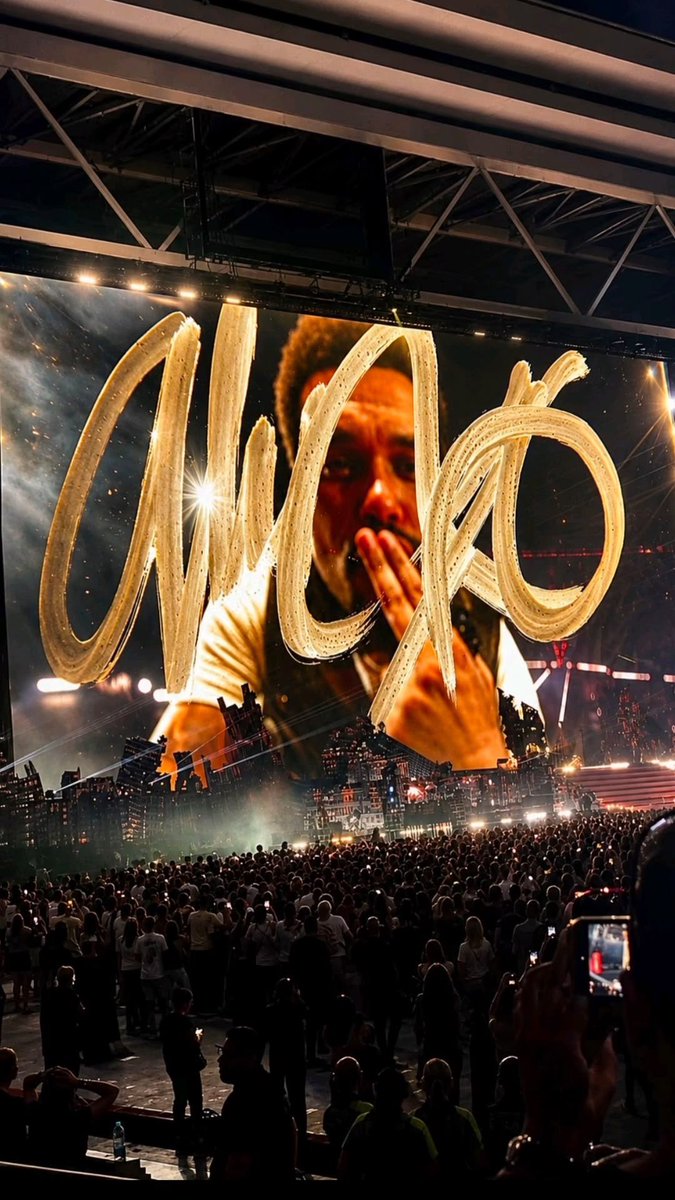 outXOftime's tweet photo. The Weeknd 

      2011                                             2026 https://t.co/BjA1Sj39HG