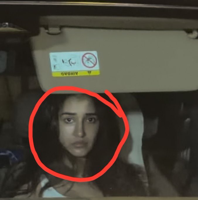 SUDHIRb9661's tweet photo. Tears in her eyes, love still lingers in her heart ........
For #TigerShroff from #DishaPatani ........

Upon hearing the news of the firing, Disha Patani immediately dropped everything and rushed to Tiger Shroff's house to meet him

The tears in #Disha's eyes as she sat in the car were proof
that love for her ex-boyfriend still remains in her heart!!

#TigerShroff and #DishaPatani's relationship lasted for quite a long time, and both are still good friends today
and share a great bond with each other!!

#TigerShroff