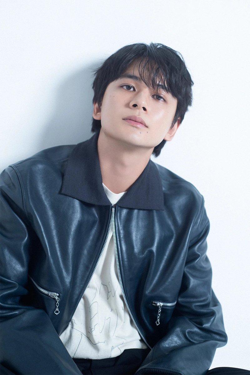 fashionjp's tweet photo. 【注目】劇場公開中『#しびれ』#内山拓也 監督×主演 ・ #北村匠海

企画の立ち上げから脚本が形作られていくまでに10年以上の年月があったという本作

各映画祭で話題を呼んでいる力作は、どのようにして生まれたのか______🔻
https://t.co/73LcMYt5EC

@shibire_movie @_takuyauchiyama https://t.co/dFsyBO58YV