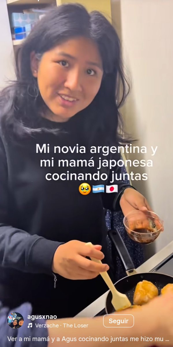 buddiness's tweet photo. En Instagram me apareció está publicación de un japonés mostrando como su madre y su novia ARGENTINA cocinaban juntas. Sin sorprender se llenó de porteños diciéndole que no es Argentina. El 99% de los problemas de Argentina con el racismo, tiene que ver con Buenos Aires. Hartan. https://t.co/7RP2pVBfdI