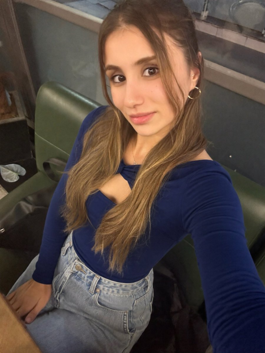 semylmazz's tweet photo. 💙🦋 https://t.co/ef26MmnJBz